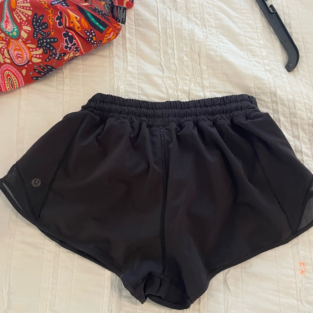 Black Lululemon Hotty Hot Shorts 2.5"